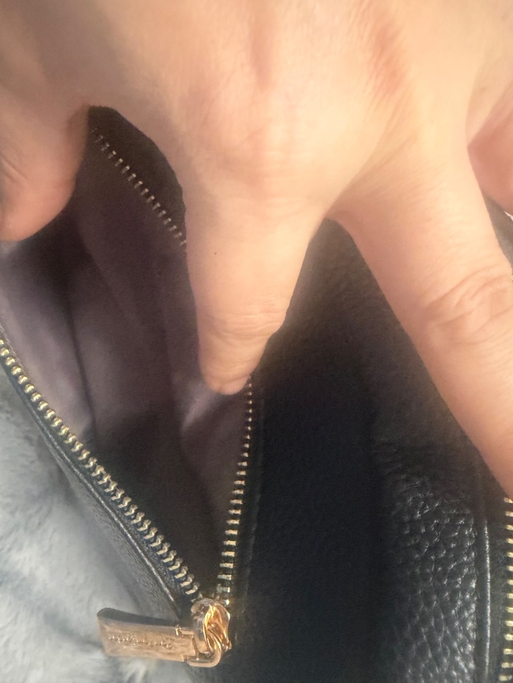 Pom Pom London Mayfair Plus Leather Crossbody Bag - Picture 9 of 16